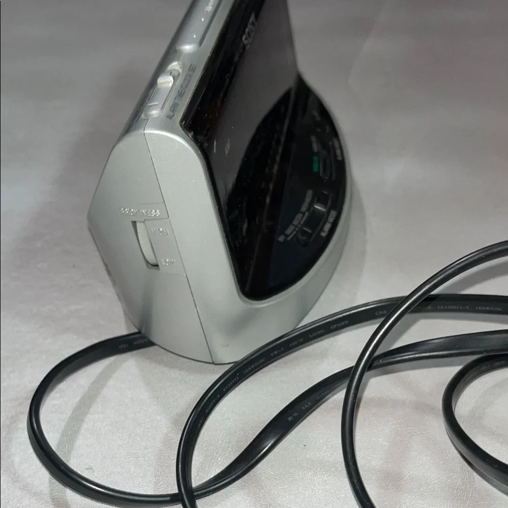 Sony Dream Machine AM/FM Radio - Black and White